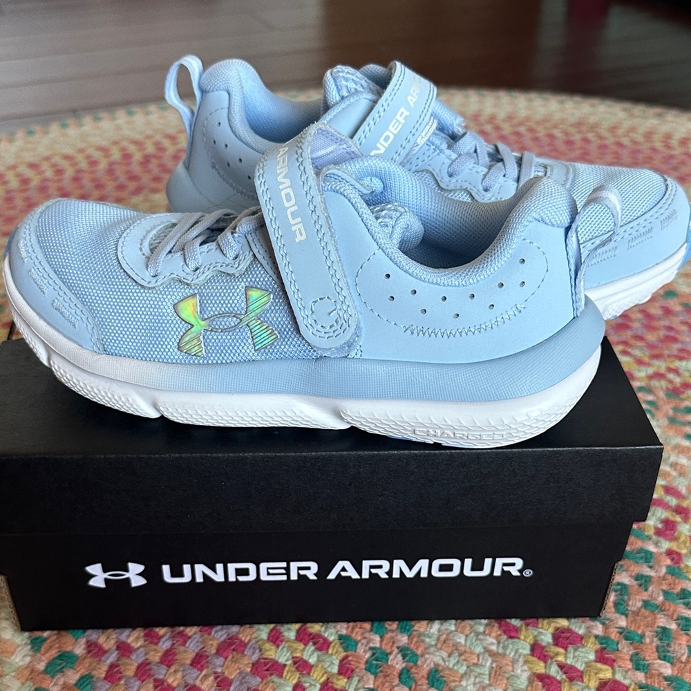 Under Armour Kids' Light Blue Sneakers
GPS Assert 10 AC
Size: 1Y